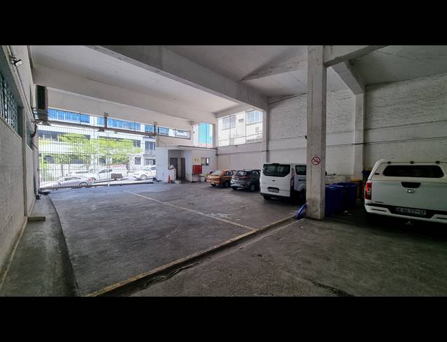 1,753M² WAREHOUSE RENTED IN SALT RIVER